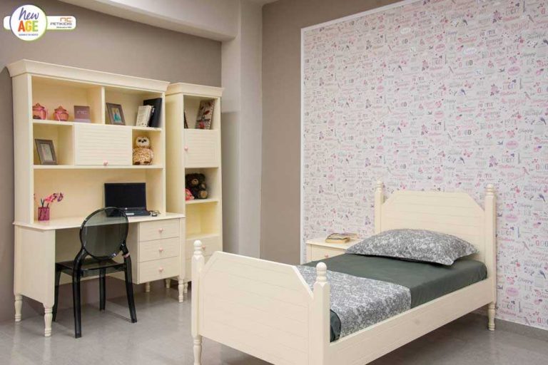 Παιδικό & εφηβικό δωμάτιο Κλασικό 1 με κρεβλατι, κομοδίνο, γραφείο, εταζιέρα και βιβλιοθήκη. Διατίθεται σε μεγάλ ηποικιλία χρωμάτων.