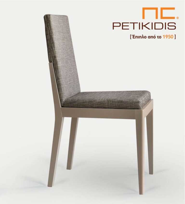 Καρέκλα Renerra με σκελετό από μασίφ οξιά.Το ύφασμα στην πλάτη και το κάθισμα είναι σε γκρι χρώμα αδιάβροχο και αλέκιαστο.Ιδιαίτερη λεπτομέρεια το διακοσμητικό ξύλο στην πλάτη.