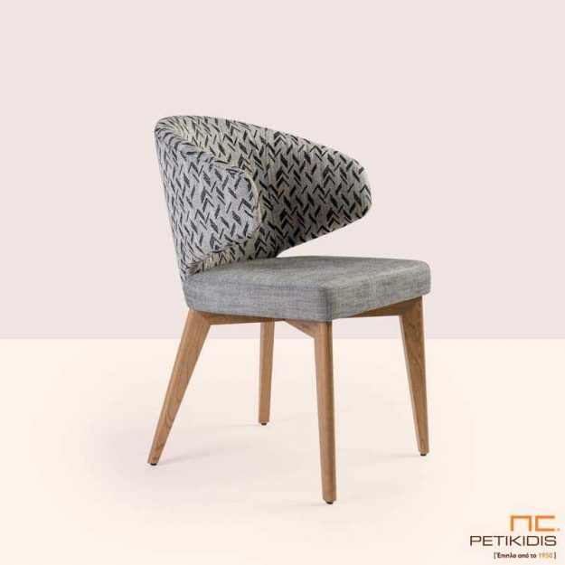 Καρέκλα Sanita σε ξύλο μασίφ οξιά και συνδυασμό δύο διαφορετικών υφασμάτων.