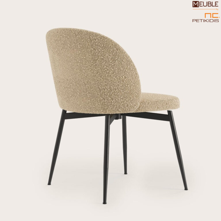 Καρέκλα Celine σε μίνιμαλ και μοντέρνο σχεδιασμό, με μεταλλική περιστρεφόμενη βάση. Ύφασμα μπουκλέ αδιάβροχο και αλέκιαστο σε μπέζ τόνους.