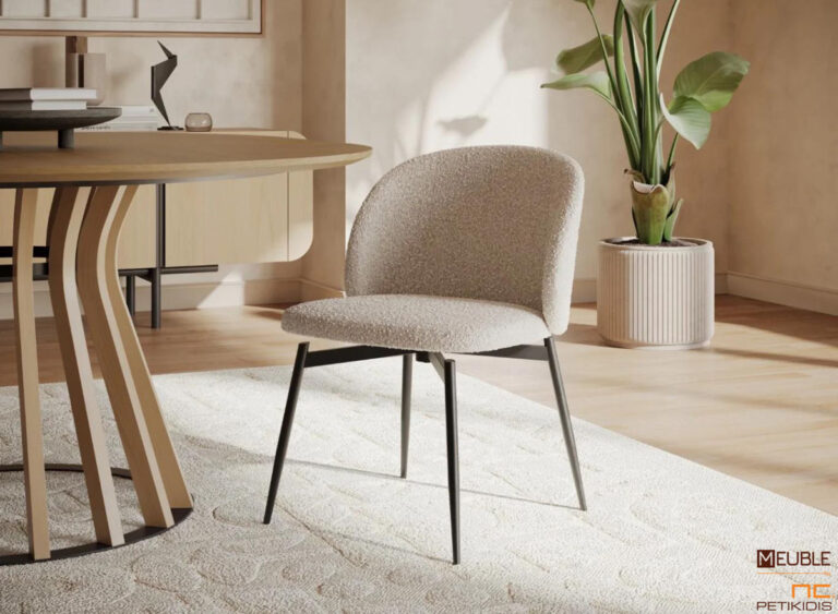 Καρέκλα Celine σε μίνιμαλ και μοντέρνο σχεδιασμό, με μεταλλική περιστρεφόμενη βάση. Ύφασμα μπουκλέ αδιάβροχο και αλέκιαστο σε μπέζ τόνους.