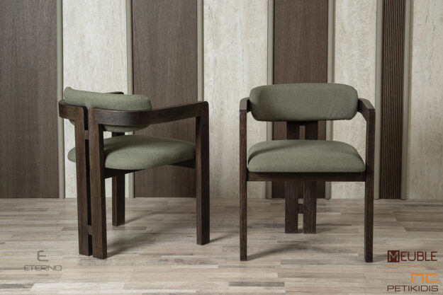 Καρέκλα Split από μασίφ ξύλο οξιάς με ύφασμα αλέκιαστο αδιάβροχο. Διατίθεται σε μεγάλη ποικιλία χρωμάτων και υφασμάτων.