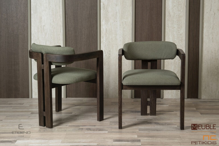 Καρέκλα Split από μασίφ ξύλο οξιάς με ύφασμα αλέκιαστο αδιάβροχο. Διατίθεται σε μεγάλη ποικιλία χρωμάτων και υφασμάτων.