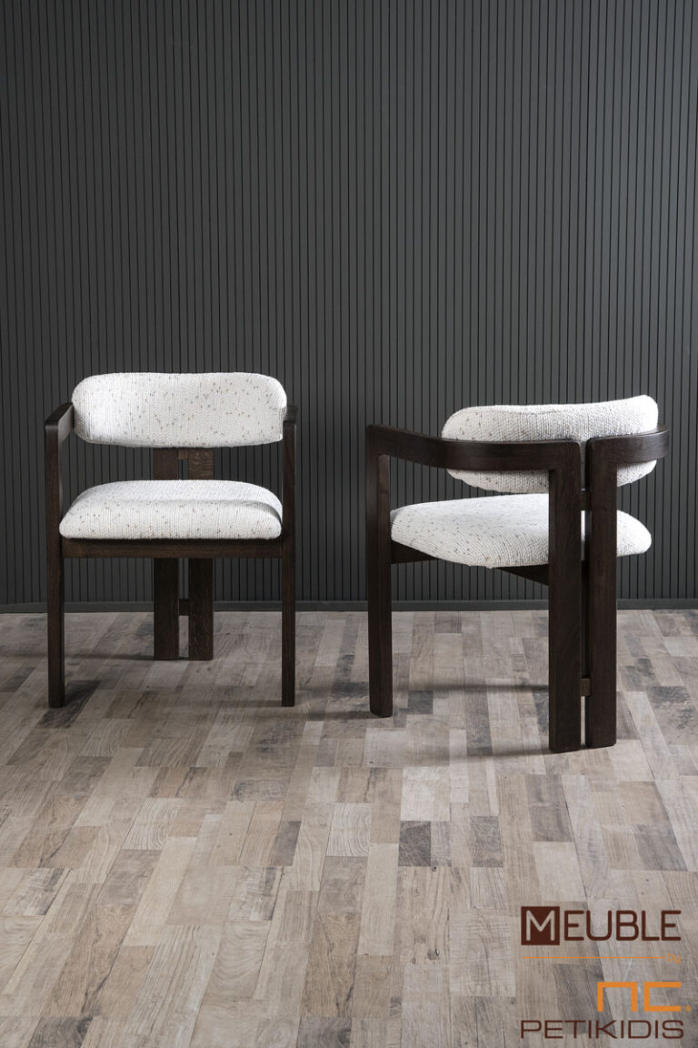 Καρέκλα Split από μασίφ ξύλο οξιάς με ύφασμα αλέκιαστο αδιάβροχο. Διατίθεται σε μεγάλη ποικιλία χρωμάτων και υφασμάτων.