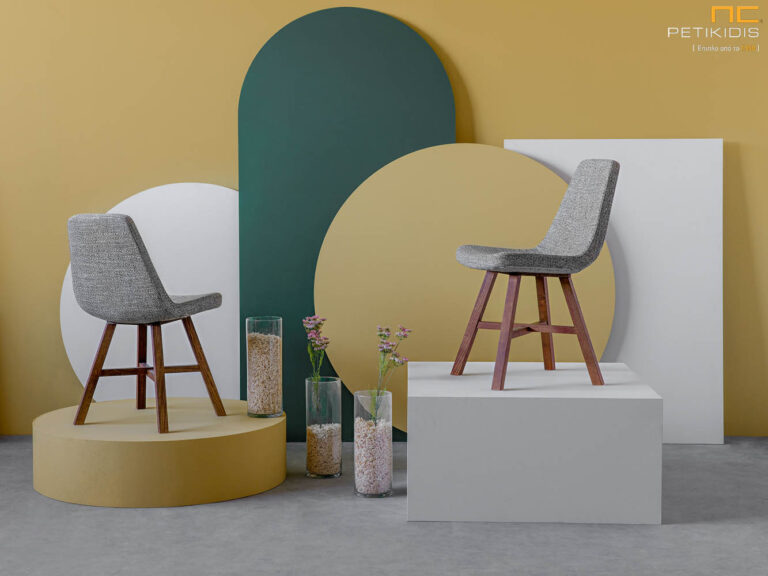 Καρέκλα Turea με μασίφ ξύλινα πόδια και κάθισμα με ύφασμα αδιάβροχο σε γκρι χρώμα. Διατίθεται σε μεγάλη ποικιλία χρωμάτων ξύλου και υφασμάτων.