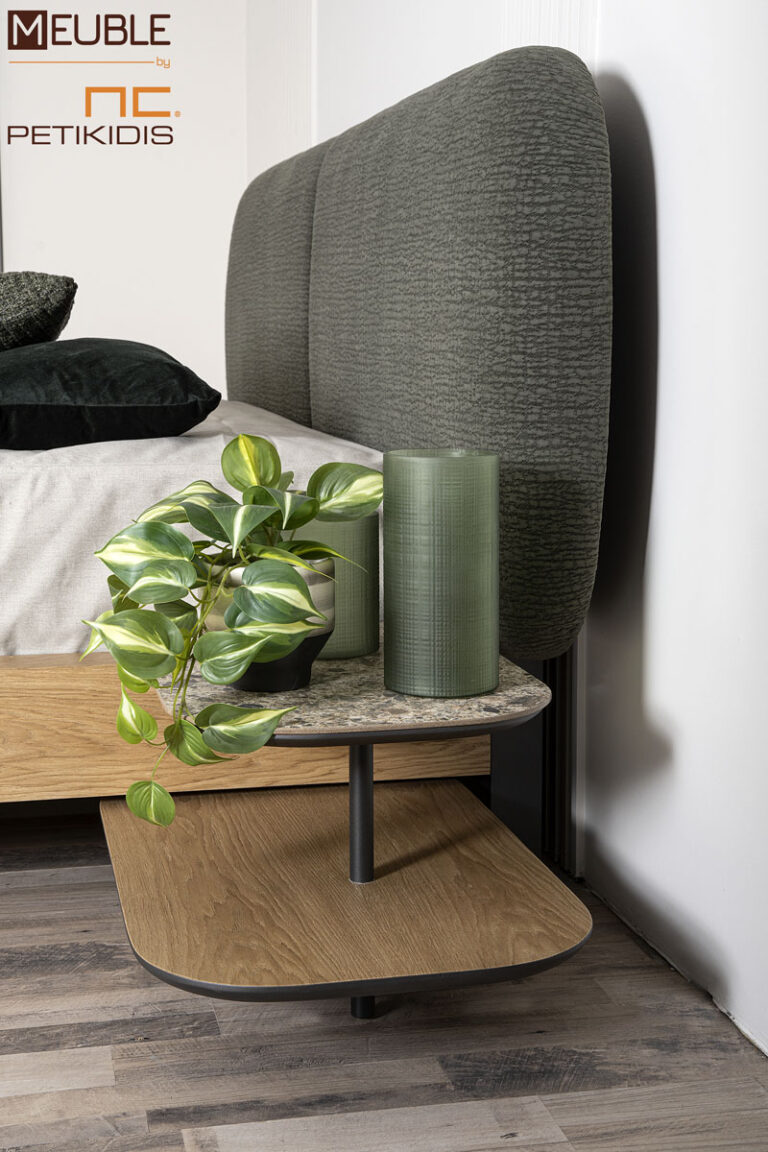 Κρεβάτι Cute από ξύλο δρυς, ύφασμα αλέκιαστο και μεταλλικά στοιχεία και ενσωματωμένα κομοδίνα. Μοντέρνο και minimal style.Διατίθεται σε μεγάλη ποικιλία χρωμάτων και υφασμάτων by Eterno Mobili.