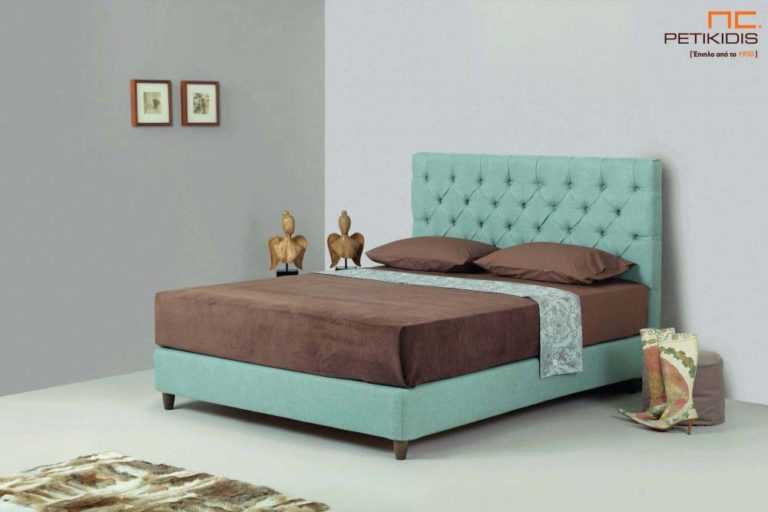 Υφασμάτινο κρεβάτι Chester της Linea Strom σε βεραμάν μονόχρωμο ύφασμα..Το ύφασμα είναι αποσπώμενο από το καπιτονέ κεφαλάρι και από την βάση.