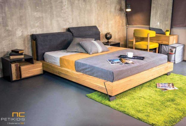 Κλασική Τραπεζαρία Κρεβατοκάμαρα Cube κατασκευασμένη από ξύλο δρυς ρουστίκ. Στο κεφαλάρι διαθέτει δύο μαξιλάρια με αδιάβροχο ύφασμα και μηχανισμούς πολλαπλών θέσεων για μεγαλύτερη ανάπαυση.