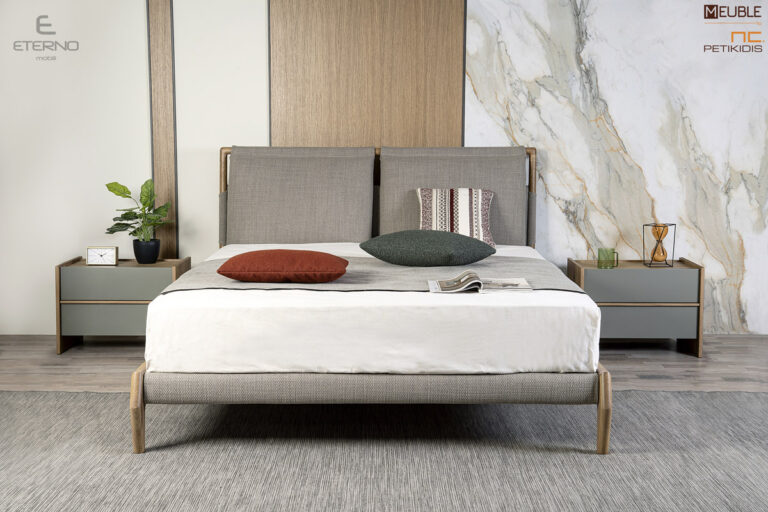 Κρεβατοκάμαρα Icon σε Δρυς ή Δρυς ρουστίκ και λάκα συνδυασμένο με αλέκιαστο αδιάβροχο ύφασμα στο κεφαλάρι και στο ποδαρικό. Μίνιμαλ και μοντέρνο style