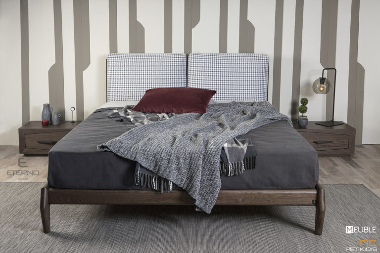 Κρεβατοκάμαρα Secret σε μινιμαλ μοντέρνο σχεδιασμό κατασκευασμένο από μασίφ ξύλο δρυς και αλέκιαστο αδιάβροχο ύφασμα. Διατίθεται σε ποικιλία χρωμάτων ξύλου και υφασμάτων.