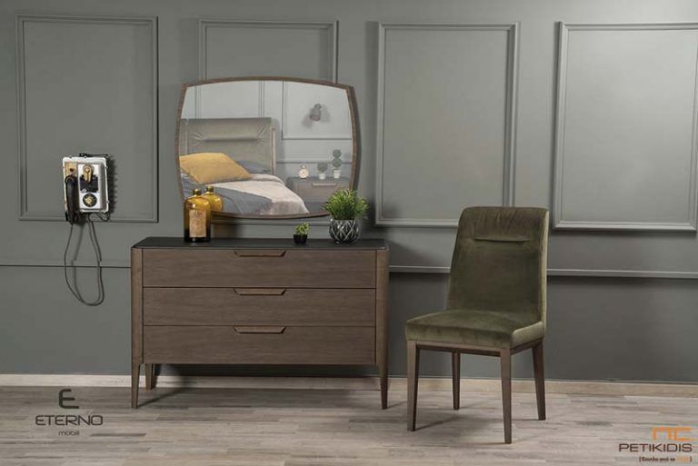 Τουαλέτα κρεβατοκάμαρας New Liberty κατασκευασμένο από ξύλο δρυς και καπάκι λάκας με καθρέπτη.