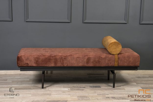 Πάγκος Balance με μεταλλική βάση και λάκα. Ύφασμα αλέκιαστο και αδιάβροχο.