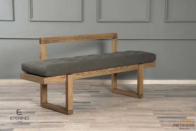 Πάγκος Joy με σκελετό από ξύλο δρυς ρουστίκ και με μεγάλο μαξιλάρι στο κάθισμα σε γκρι λαδί χρώμα, που προσφέρει extra άνεση και ύφασμα αλέκιαστο και αδιάβροχο..