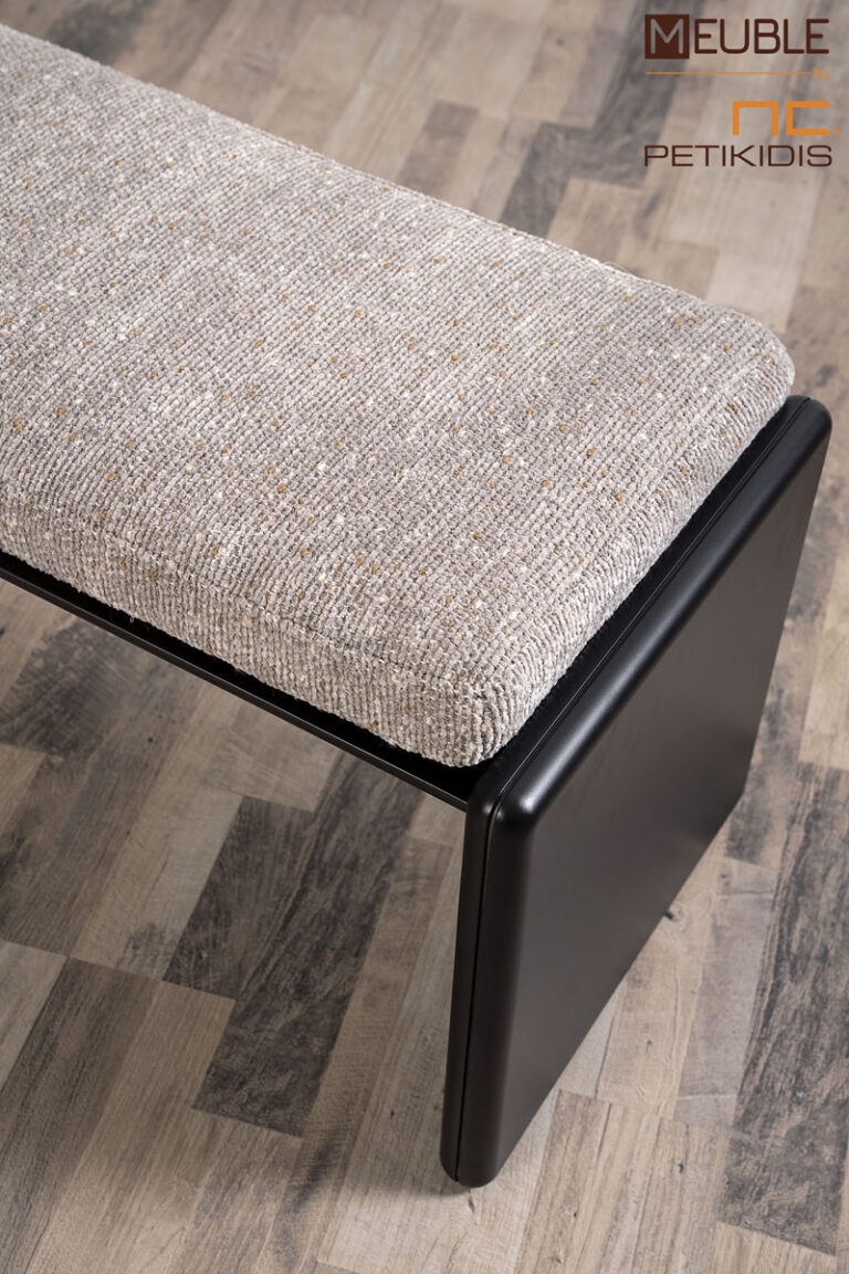 Πάγκος Loft με ύφασμα αλέκιαστο αδιάβροχο και ξύλο με βαφή λάκας. Διατίθεται σε μεγάλη ποικιλία χρωμάτων και διαστάσεων.