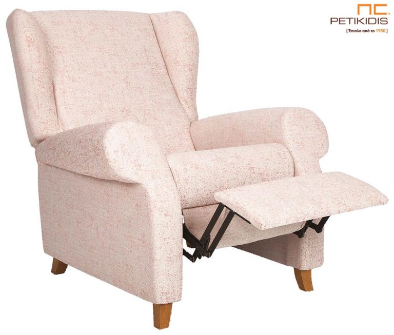 Πολυθρόνα Ιθάκη με ξύλινα πόδια σε νεοκλασικό ύφος και με χειροκίνητο μηχανισμό Relax. Ύφασμα μονόχρωμο αλέκιαστο και αδιάβροχο.