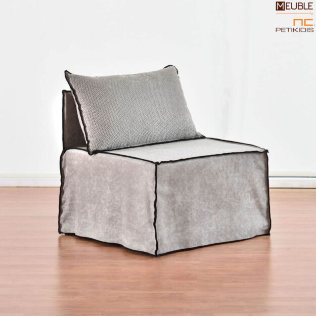 Πολυθρόνα κρεβάτι Κέα σε μοντέρνα γραμμή με πρακτικό και εύκολο άνοιγμα, που εύκολα μετατρέπεται σε κρεβάτι ενός ατόμου. Φοράει αδιάβροχο αλέκιαστο ύφασμα σε γκρι απόχρωση με εξώραφα φυτίλια μαύρα. Υπάρχει δυνατότητα αλλαγής υφάσματος.