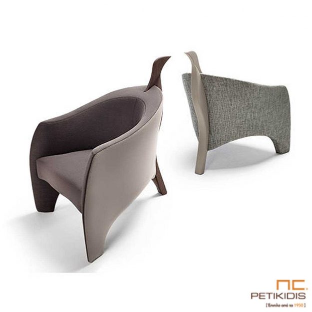 Πολυθρόνα Hawk σε ιδιαίτερο σχεδιασμό με λεπτομέρειες ξύλου και ύφασμα αλέκιαστο και αδιάβροχο.