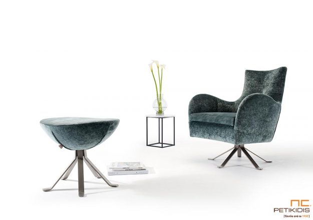 Πολυθρόνα με υποπόδιο RMR Armonia με μεταλλικά πόδια σε ύφασμα βεραμάν βελούδο.