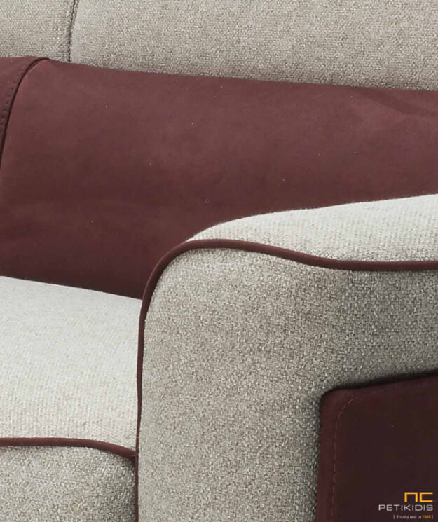 Καναπές κρεβάτι Portofino. Ιταλικός σχεδιασμός τηw εταιρείας Cubo Rosso. Διατίθεται σε μεγάλη ποικιλία χρωμάτων και υφασμάτων καθώς και σε δέρμα. Ποιότητα και αισθητική με λεπτομέρειες σε διχρωμία. Λεπτομέρεια μπράτσου.