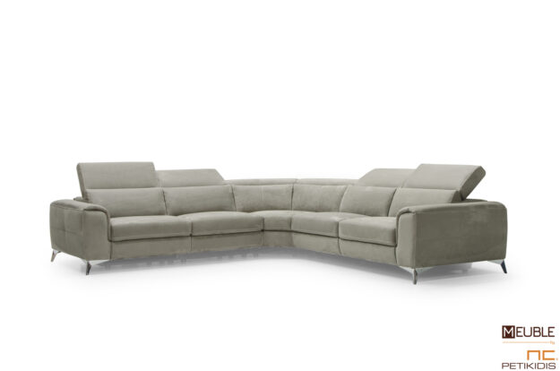 Σαλόνι γωνία Alzira ιταλικής κατασκευής της εταιρίας Cubo rosso, ντυμένος με γνήσιο δέρμα. Διαθέτει δύο μπράτσα και μηχανισμούς ανάκλησης στην πλάτη και στο κάθισμα. Δυνατότητα κατασκευής του και σε ύφασμα. Μοντέρνο και άκρως αναπαυτικό.