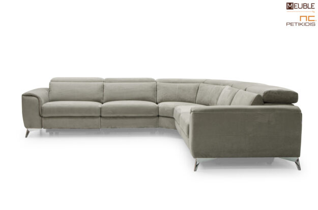 Σαλόνι γωνία Alzira ιταλικής κατασκευής της εταιρίας Cubo rosso, ντυμένος με γνήσιο δέρμα. Διαθέτει δύο μπράτσα και μηχανισμούς ανάκλησης στην πλάτη και στο κάθισμα. Δυνατότητα κατασκευής του και σε ύφασμα. Μοντέρνο και άκρως αναπαυτικό.