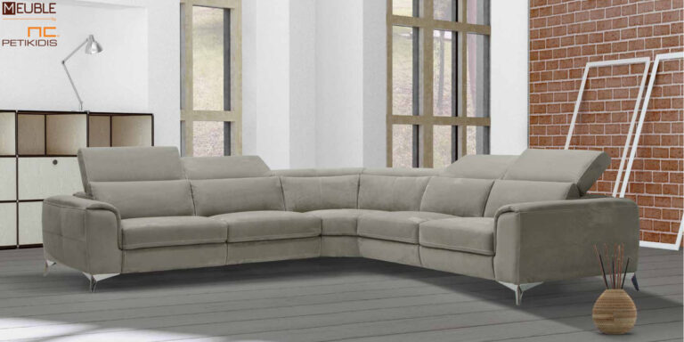 Σαλόνι γωνία Alzira ιταλικής κατασκευής της εταιρίας Cubo rosso, ντυμένος με γνήσιο δέρμα. Διαθέτει δύο μπράτσα και μηχανισμούς ανάκλησης στην πλάτη και στο κάθισμα. Δυνατότητα κατασκευής του και σε ύφασμα. Μοντέρνο και άκρως αναπαυτικό.