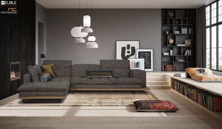 Καναπές γωνία Bolero. Εντυπωσιακός και μοντέρνος σχεδιασμός με σενίλ ψαθωτό ύφασμα σε καφέ τόνους αδιάβροχο και αλέκιαστο. Η βάση του είναι από μασίφ ξύλο δρυς ρουστίκ σε φυσικό χρώμα και μεταλλικά πόδια. Διαθέτει μαξιλάρια με ανάκληση στην πλάτη για καλύτερη στήριξη και αναπαυτικό κάθισμα.