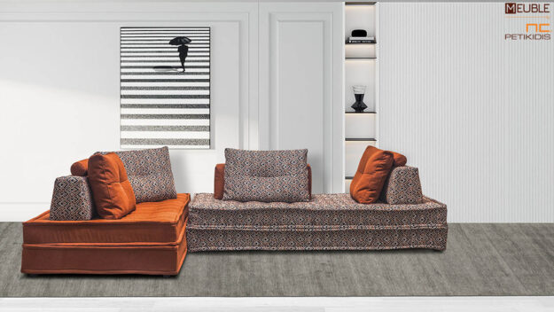 Σαλόνι γωνία Avalon σε μοντέρνα γραμμή. Το ύφασμα που φοράει είναι αδιάβροχο και αλέκιαστο σε πορτοκαλί, καφέ και μπεζ τόνους. Διατίθεται σε πολλά υφάσματα και χρώματα. Χαρακτηριστικό του είναι η ιδιαίτερη βάση πλάτης με βαρίδια στο κάτω μέρος της ώστε να κινούνται οι πλάτες κατά βούληση. Διατίθεται σε πολλούς συνδυασμούς χρωμάτων και υφασμάτων.