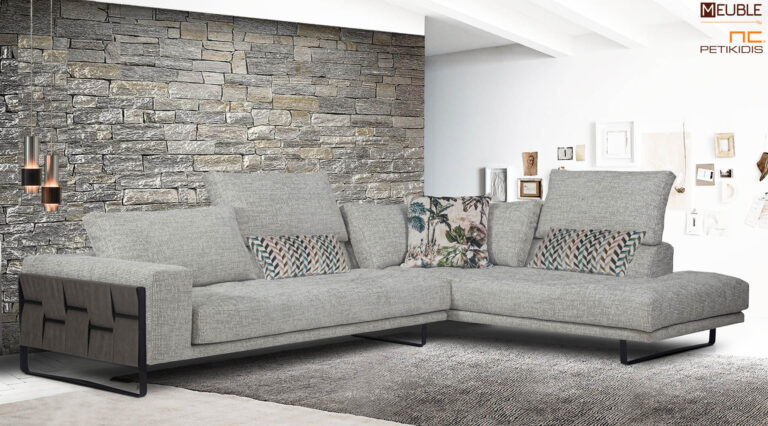 Σαλόνι γωνία Hamilton με δυνατότητα αλλαγής θέσης στο μαξιλάρι της πλάτης για μεγαλύτερη ανάπαυση και εκμετάλλευσης όλου του βάθους καθίσματος. Το ιδιαίτερο μπράτσο και τα μεταλλικά πόδια δίνουν "αέρα" στον καναπέ. Το ύφασμά του σε γκρι αποχρώσεις είναι αλέκιαστο και αδιάβροχο αλλά μπορεί να κατασκευαστεί σε μεγάλη ποικιλία χρωμάτων και διαστάσεων.