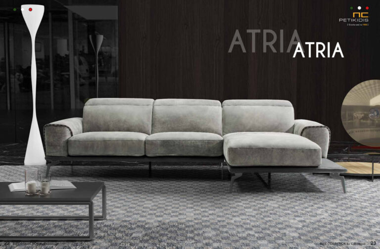 Σαλόνι γωνία Atria με δέρμα και μηχανισμούς στο προσκέφαλο για μεγαλύτερη ανάπαυση. Ιταλικός σχεδιασμός της εταιρείας Cubo Rosso. Διατίθεται σε μεγάλη ποικιλία χρωμάτων και διαστάσεων. Διαθέσιμο και σε μεγάλη ποικιλία υφασμάτων. Glamour minimal μοντέρνα αισθητική στο χώρο. Λεπτομέρεια μπράτσου.
