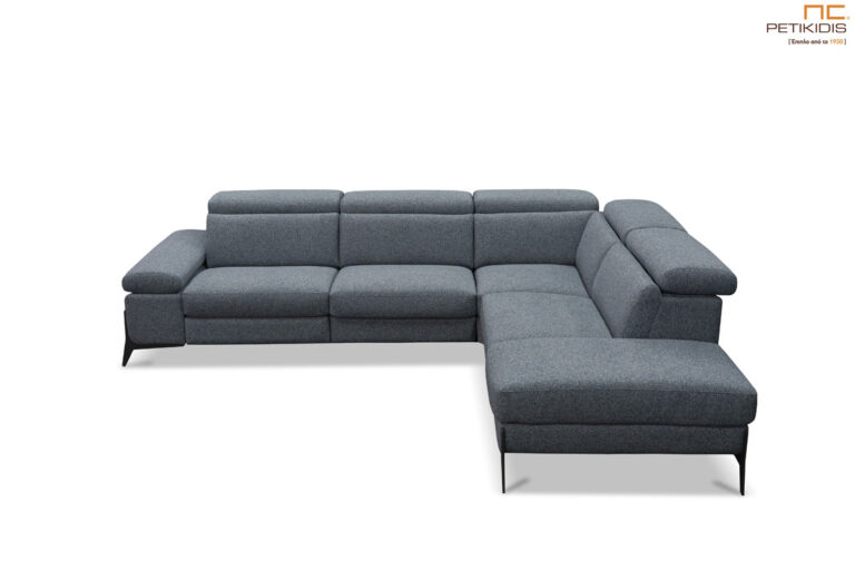 Σαλόνι γωνία Deep με ύφασμα και μηχανισμούς στο προσκέφαλο και το μπράτσο για μεγαλύτερη ανάπαυση. Επιπλέον μπορεί να έχει ηλεκτρικό μηχανισμό ανάκλησης στο κάθισμα. Ιταλικός σχεδιασμός την εταιρείας Cubo Rosso. Διατίθεται σε μεγάλη ποικιλία χρωμάτων και διαστάσεων. Διαθέσιμο και σε μεγάλη ποικιλία δερμάτων. Glamour minimal μοντέρνα αισθητική στο χώρο.