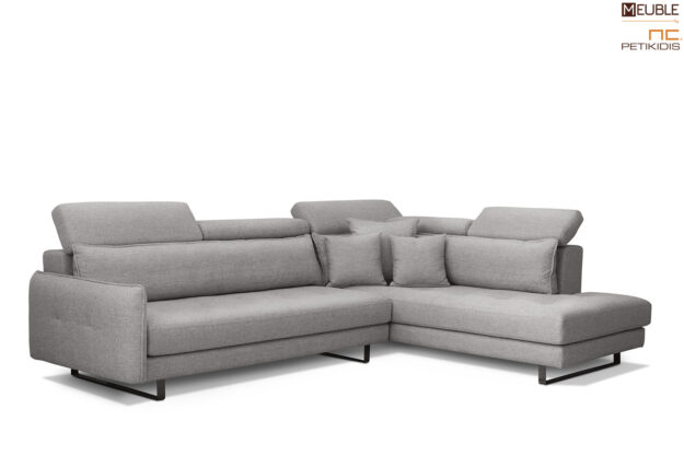 Σαλόνι Octavia γωνία σε μοντέρνο και minimal style. Διατίθεται σε γκρι χρώμα υφάσματος αλέκιαστο και αδιάβροχο αλλά και σε μεγάλη ποικιλία άλλων χρωμάτων. Διαθέτει ανακλήσεις στην πλάτη και μεταλλικά πόδια.