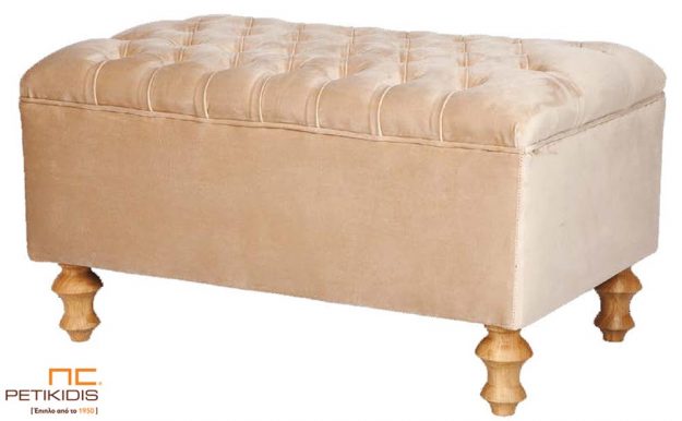 Κλασικό Σαλόνι Ταμπουρέ-σκαμπό Ρέα με καπιτονέ κάθισμα και ξύλινα πόδια σε νεοκλασικό ύφος με βελούδινο μπεζ, αλέκιαστο και αδιάβροχο ύφασμα.