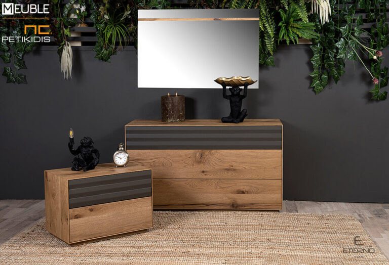 Τουαλέτα, καθρέφτης και κομοδίνο Desire. Σε μοντέρνο και μίνιμαλ σχεδιασμό, κατασκευασμένα από φυσικό ξύλο δρυς ρουστίκ και λάκα σε ποικιλία χρωμάτων και συνδυασμών.