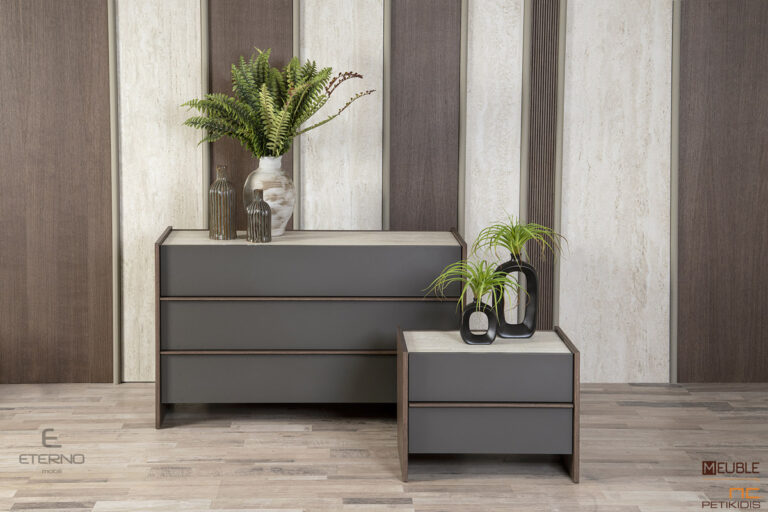 Τουαλέτα και κομοδίνο Icon. Κατασκευασμένο από φυσικό ξύλο δρυς ρουστίκ συνδυασμένο με λάκα και κεραμική επιφάνεια στο καπάκι. Μοντέρνος μίνιμαλ σχεδιασμός με δυνατότητα αλλαγής στα χρώματα.