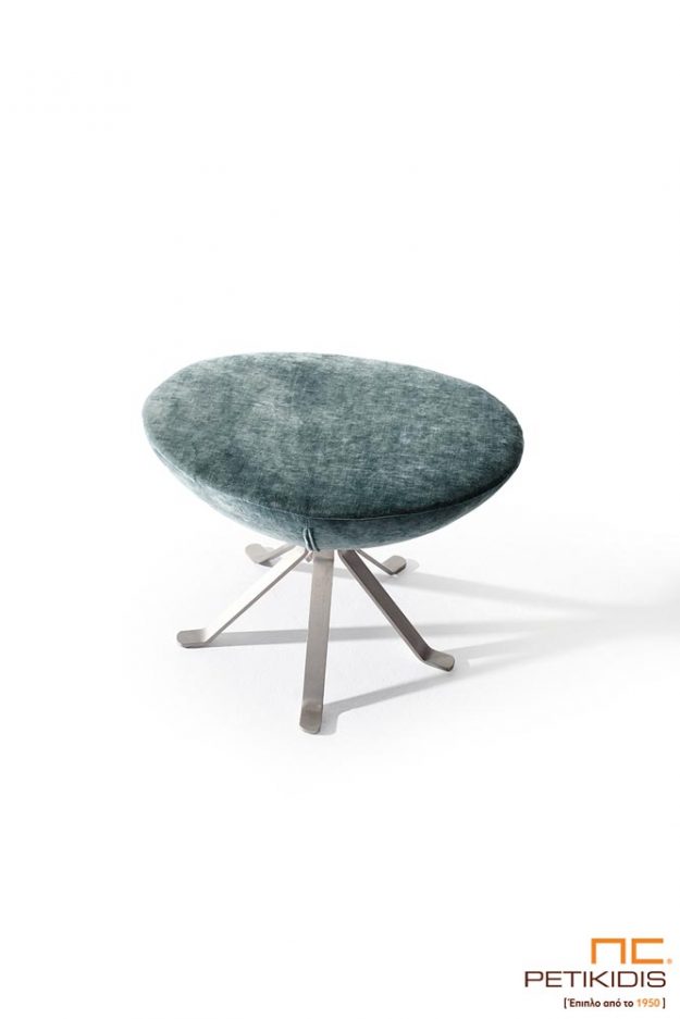 Υποπόδιο RMR Armonia με μεταλλικά πόδια σε ύφασμα βεραμάν βελούδο.