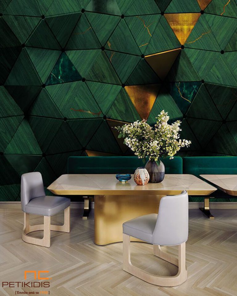 Ταπετσαρία τοίχου σε μορφή πάνελ. Μondern geometric style σε πράσινους τόνους με χρυσές λεπτομέρειες. Οι διαστάσεις του πάνελ προσαρμόζονται σύμφωνα με τον τοίχο που πρόκειται να τοποθετηθεί.
