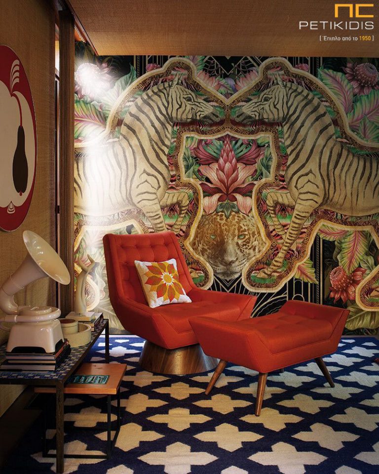 Ταπετσαρία τοίχου σε μορφή πάνελ. Natural jungle style σε μπεζ και κόκκινους τόνους με πολύχρωμες λεπτομέρειες. Οι διαστάσεις του πάνελ προσαρμόζονται σύμφωνα με τον τοίχο που πρόκειται να τοποθετηθεί.