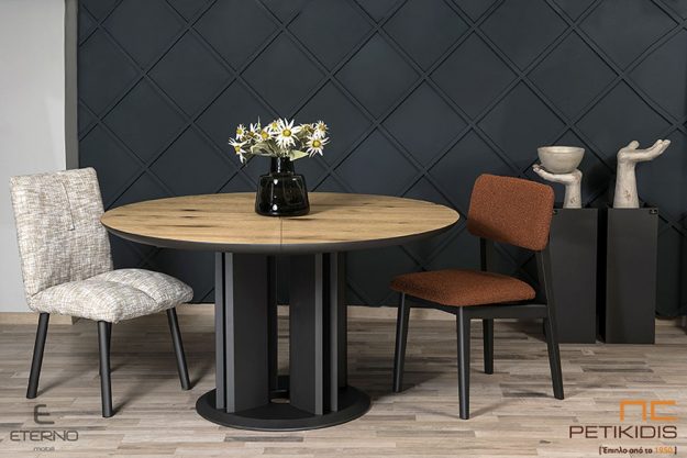 Τραπέζι ροτόντα Grace με συνδυασμό ξύλου δρυς ρουστίκ και πόδι από γκοφρέ λάκα. Ιδανικό για μικρούς χώρους δίνοντας μοντέρνα , ρουστίκ και industrial διάθεση. Δυνατότητα προέκτασης.