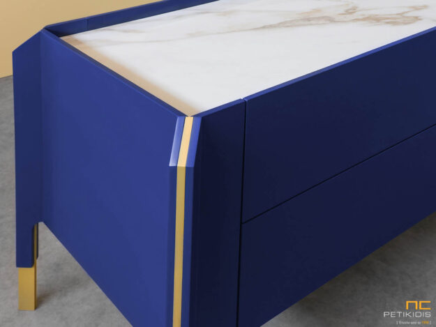 Μπουφέ Lenk. Εμπνευσμένος από τη γεωμετρική αυστηρότητα της δεκαετίας του 1950 και την κομψότητα του Ιταλικού haute couture σχεδιασμού, o μπουφές LENK αποτυπώνει την υψηλής ποιότητας δεξιοτεχνία της παραγωγής μας και το καινοτόμο design.