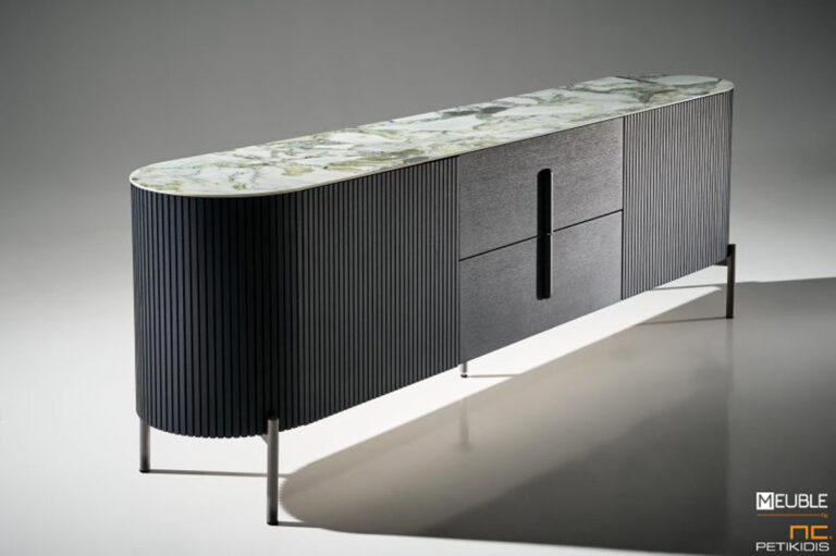 Μπουφές της σειράς Noir από ξύλο δρυς, μεταλλική βάση και κεραμικό καπάκι. Υπάρχει ευελιξία στις επιλογές των χρωμάτων και των υλικών, με οδηγό την αρχιτεκτονική του κάθε χώρου. Λεπτομέρεια.