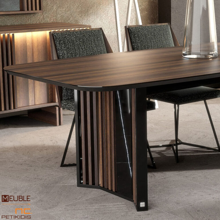 Τραπέζι Sempre με ιδιαίτερο και μοντέρνο σχεδιασμό, συνδυάζει αρμονικά διαφορετικά υλικά όπως το ξύλο ευκαλύπτου, τη λάκα και το κεραμικό στοιχείο. Υπάρχει η δυνατότητα αλλαγής στα υλικά σύμφωνα με τον χώρο σας. Λεπτομέρεια.