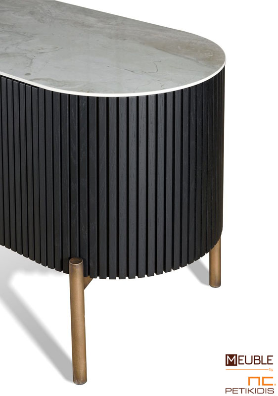 Κλασική Τραπεζαρία Έπιπλο tv της σειράς Noir από ξύλο δρυς, μεταλλική βάση και κεραμικό καπάκι. Υπάρχει ευελιξία στις επιλογές των χρωμάτων και των υλικών, με οδηγό την αρχιτεκτονική του κάθε χώρου. Λεπτομέρεια.