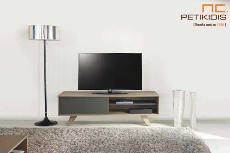 Έπιπλο τηλεόρασης Sixt από ξύλο δρυ και λάκα.