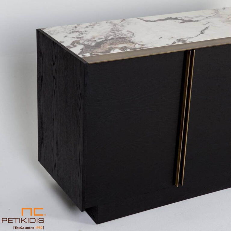 Μπουφέ Paolo από ξύλο δρυς και καπάκι με κεραμικό υλικό μαζί με λεπτομέρειες μετάλλου σε μπρονζέ απόχρωση.Τα δύο μεγάλα ντουλάπια δίνουν μεγάλη δυνατότητα αποθήκευσης. Μοντέρνος και minimal δίνει μια elegant αισθητική. Διατίθεται σε μεγάλη ποικιλία χρωμάτων και διαστάσεων.