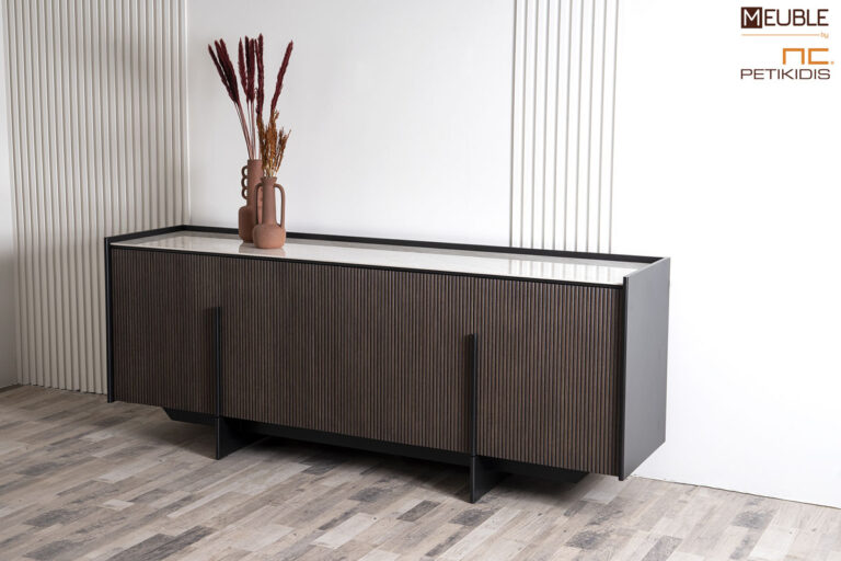 Μπουφέ Smooth ceramic από ξύλο δρυς και συνδυάζει κεραμικό υλικό και λεπτομέρειες λάκας. Μοντέρνος και minimal με αρκετό αποθηκευτικό χώρο διατίθεται σε μεγάλη ποικιλία χρωμάτων και διαστάσεων.