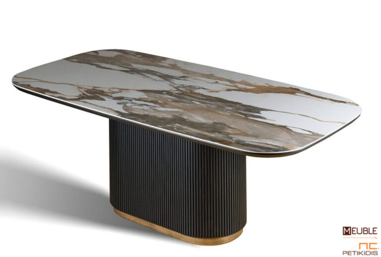 Τραπεζαρία της σειράς Noir σε μοντέρνο σχεδιασμό, από ξύλο δρυς, μεταλλική βάση και κεραμικό καπάκι. Υπάρχει ευελιξία στις επιλογές των χρωμάτων και των υλικών, με οδηγό την αρχιτεκτονική του κάθε χώρου.