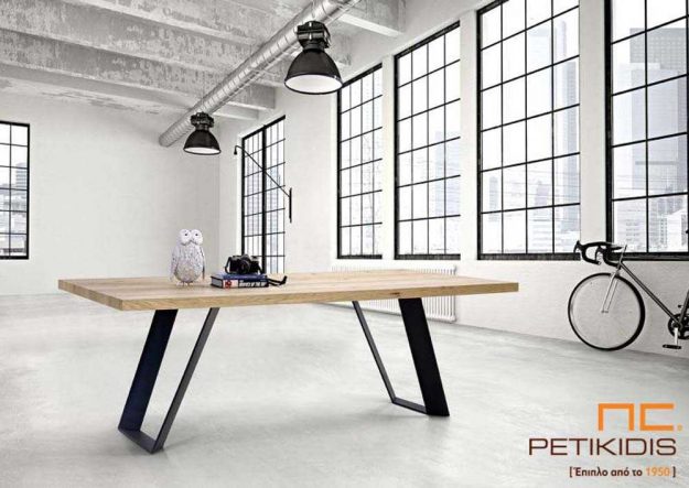Τραπεζαρία Recipe από ξύλο δρυς μασίφ με μεταλλικά πόδια.