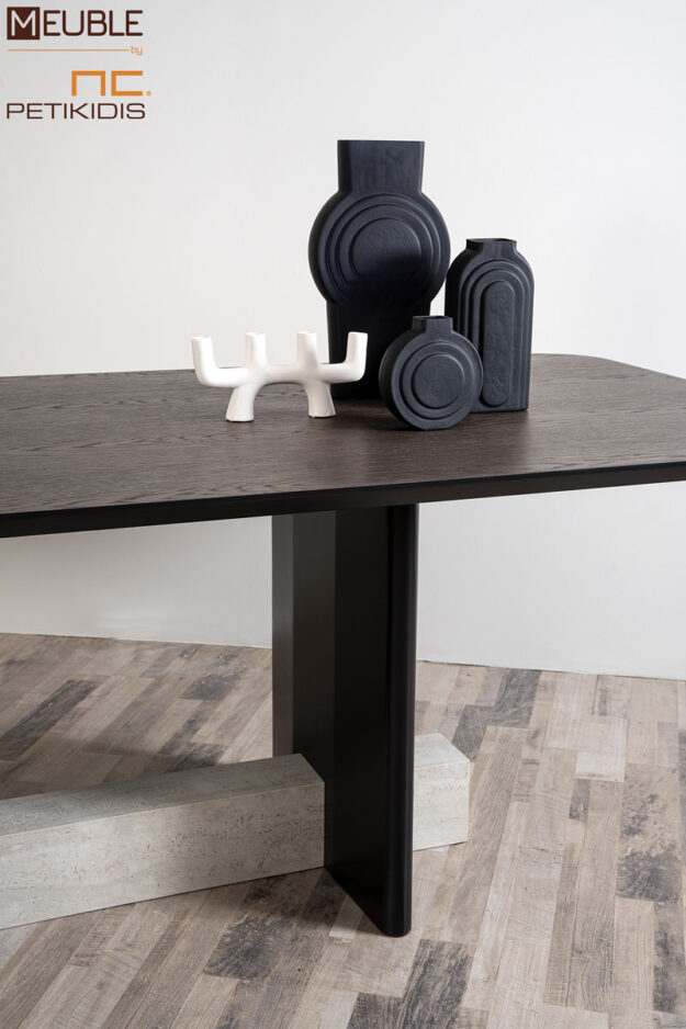 Τραπέζι Solid από ξύλο δρυς, λεπτομέρεια λάκας και κεραμικό υλικό. Μοντέρνο και minimal διατίθεται σε μεγάλη ποικιλία χρωμάτων και διαστάσεων.