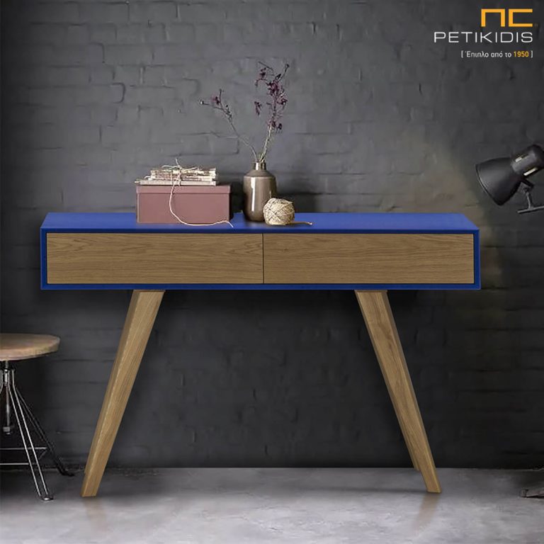 Κονσόλα Janis από ξύλο δρυς και λάκα. Διαθέτει δύο συρτάρια και μια vintage 60's αισθητική.